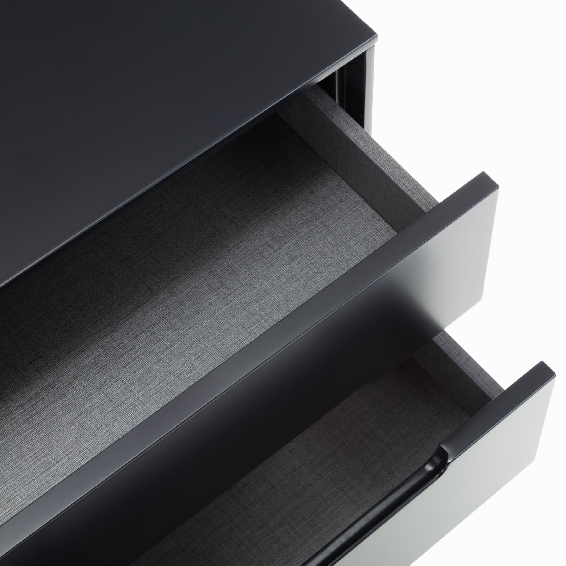 Close look on the inside lining and size of the drawers of Alicia bedside table