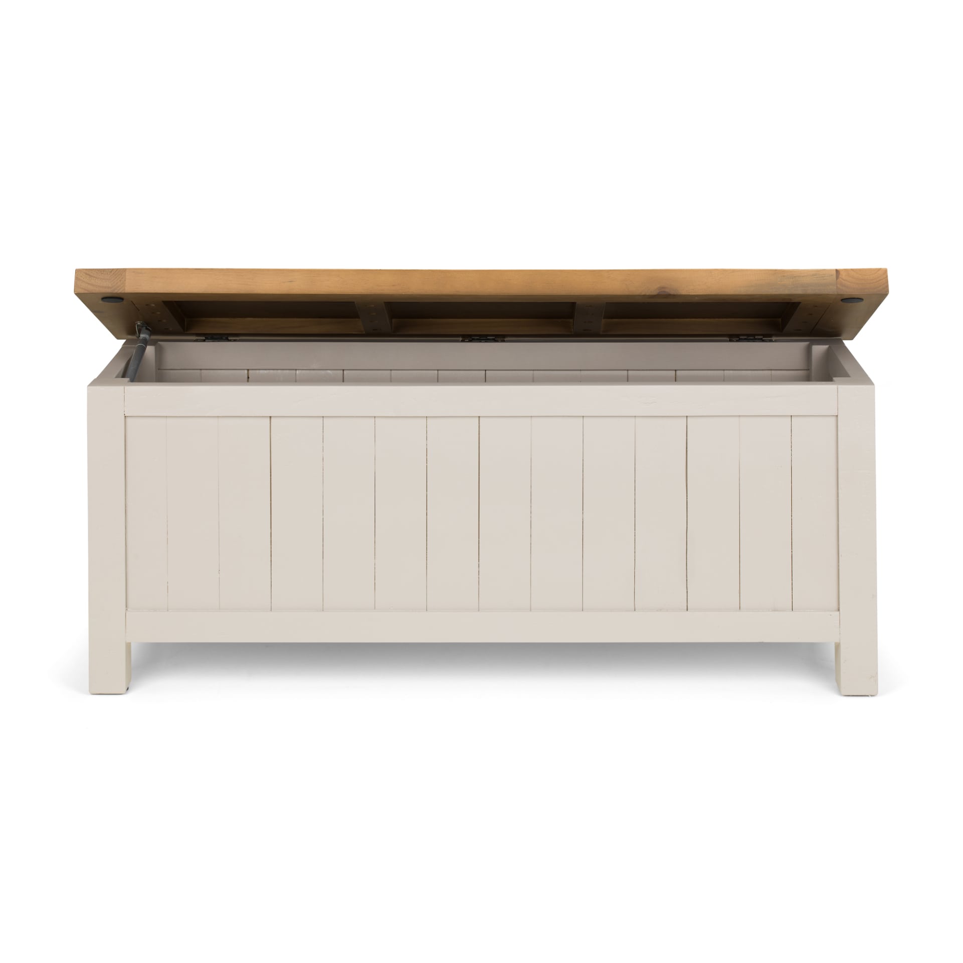 Front view on storage bench without distractions